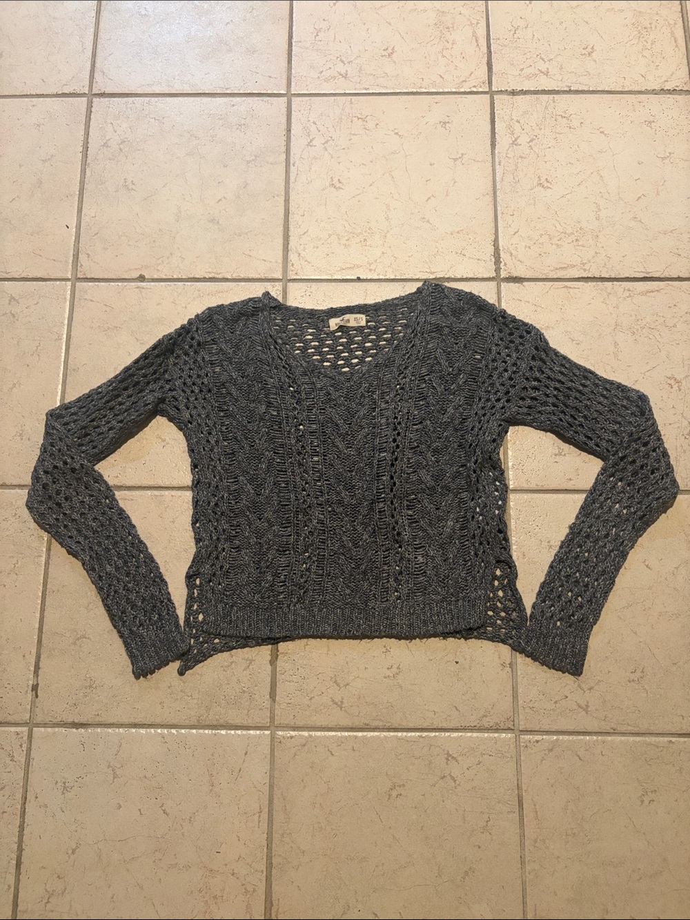 Open-Knit V-Neck Hollister Sweater - Gray